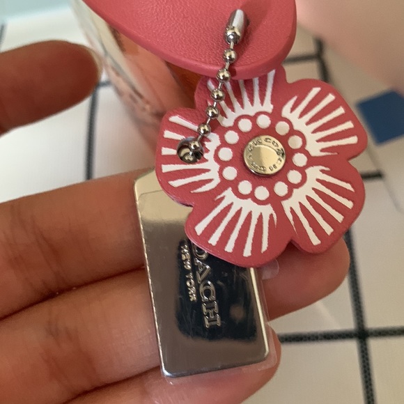 Coach floral blush perfume - Picture 4 of 6